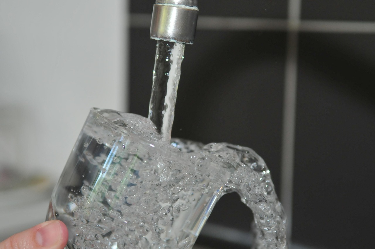 Chlor im Trinkwasser — Geschmackstest am Wasserhahn
