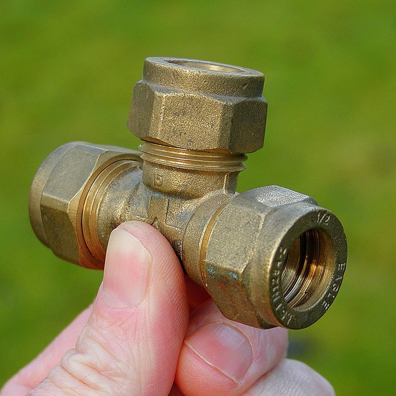Kupfer im Trinkwasser — wann es kritisch wird Kupferleitungen — moderner Standard, aber nicht risikofrei