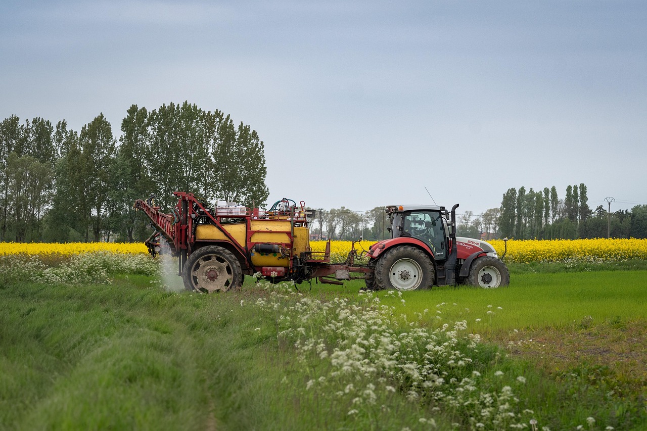 Nitrat im Trinkwasser — das Erbe der Landwirtschaft Landwirtschaftliche Felder — Nitrat-Eintrag ins Grundwasser